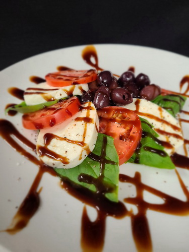 Appetizer Special – Grande Capri Salad